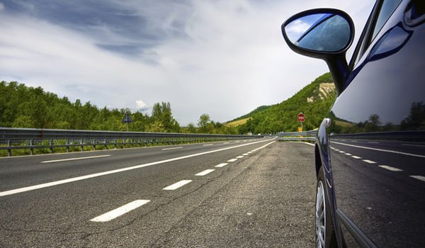 Como preparar o carro para férias e viagens de final de ano